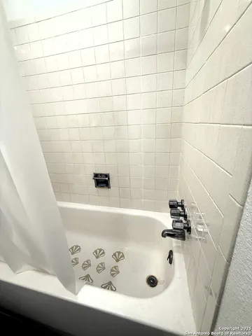 $1,500 | 801 Blue Bill Cove Drive, Lakehills, TX 78063