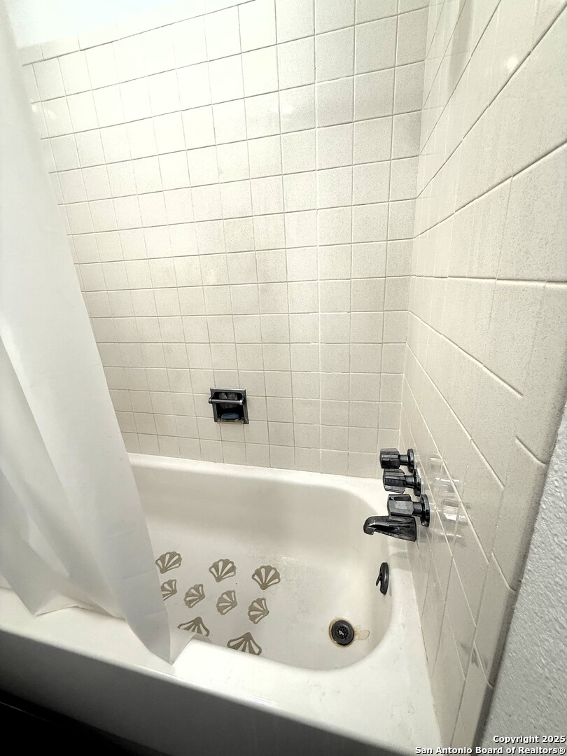 801 Blue Bill Cove Drive Lakehills, TX 78063 - Photo 13 of 22