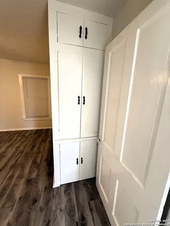 $1,500 | 801 Blue Bill Cove Drive, Lakehills, TX 78063