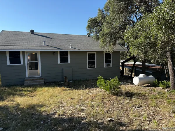 $1,500 | 801 Blue Bill Cove Drive, Lakehills, TX 78063