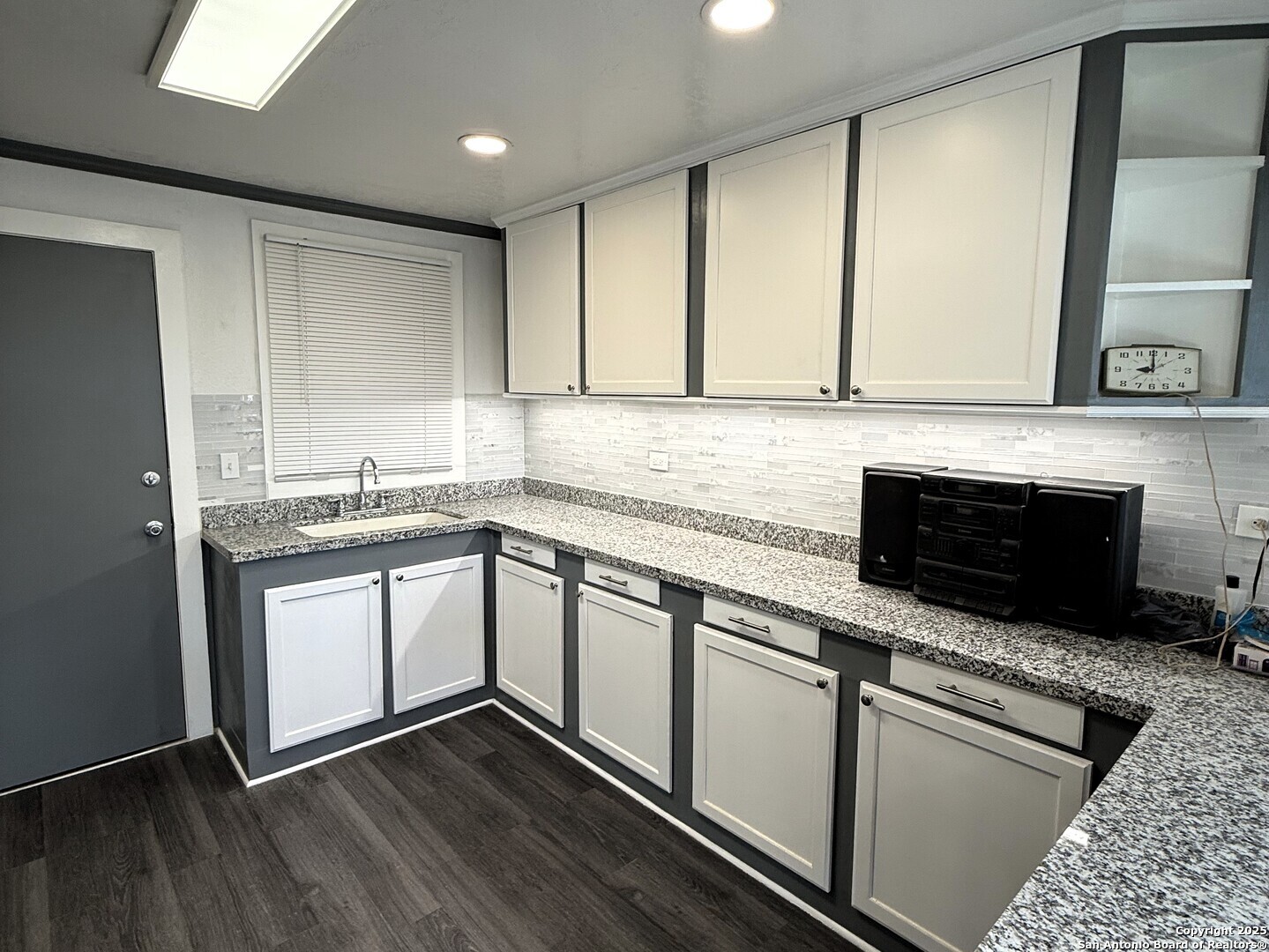 801 Blue Bill Cove Drive Lakehills, TX 78063 - Photo 7 of 22