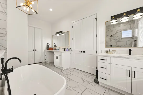 $565,000 | 1926 Hoskins Drive, Houston, TX 77080