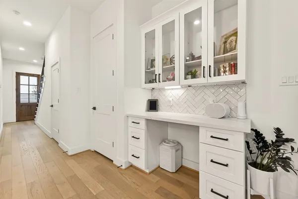 $565,000 | 1926 Hoskins Drive, Houston, TX 77080