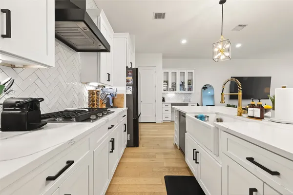 $565,000 | 1926 Hoskins Drive, Houston, TX 77080