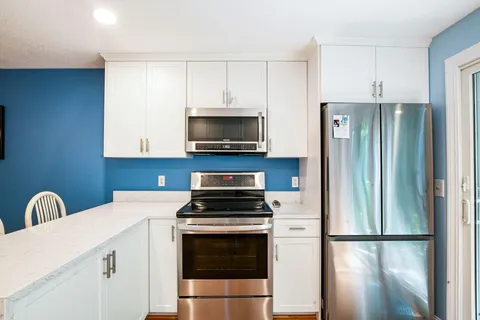$725,000 | 96 Shoreland Path, Unit 96, Teaticket, MA 02536