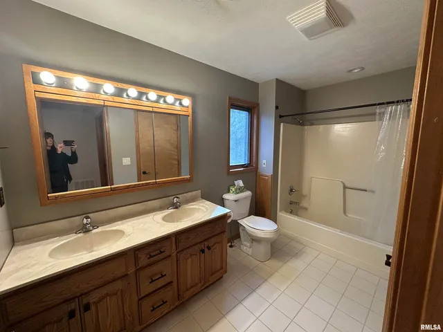 $675,000 | 1300 Shoal Creek Road, Murphysboro, IL 62966