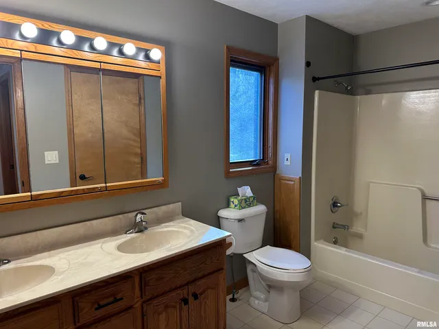 $675,000 | 1300 Shoal Creek Road, Murphysboro, IL 62966