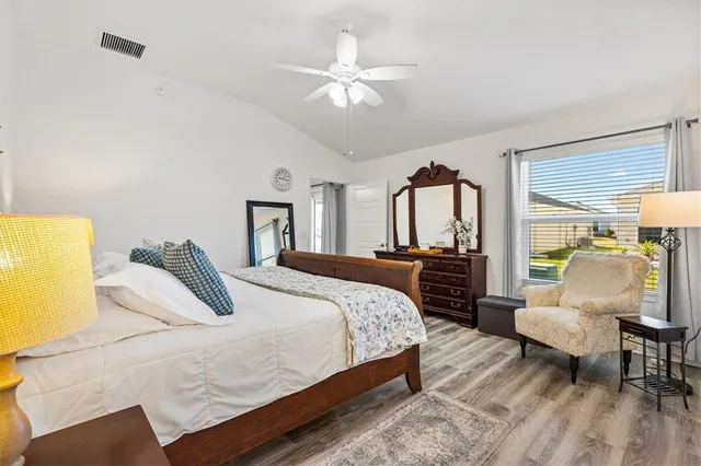 $375,000 | 7404 Marvelwood Loop, The Villages, FL 34762