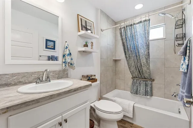 $375,000 | 7404 Marvelwood Loop, The Villages, FL 34762