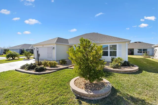 $375,000 | 7404 Marvelwood Loop, The Villages, FL 34762