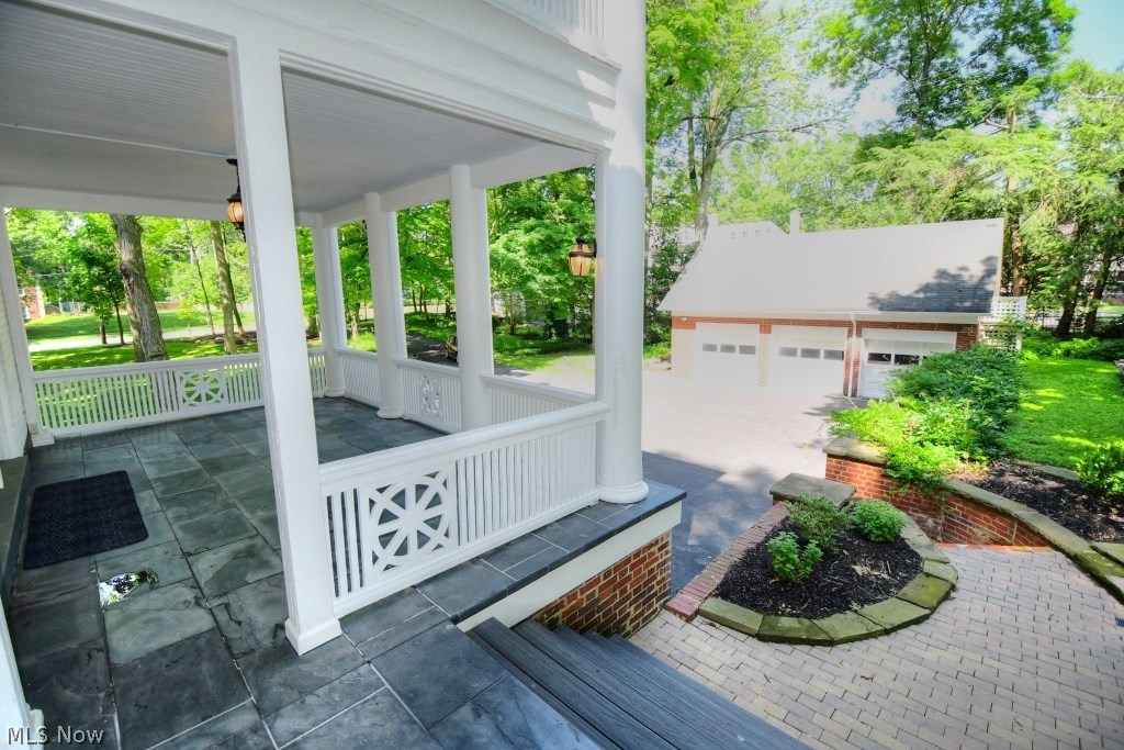 2565 Stratford Road Cleveland, OH 44118 - Photo 32 of 35 Gallery Image 32