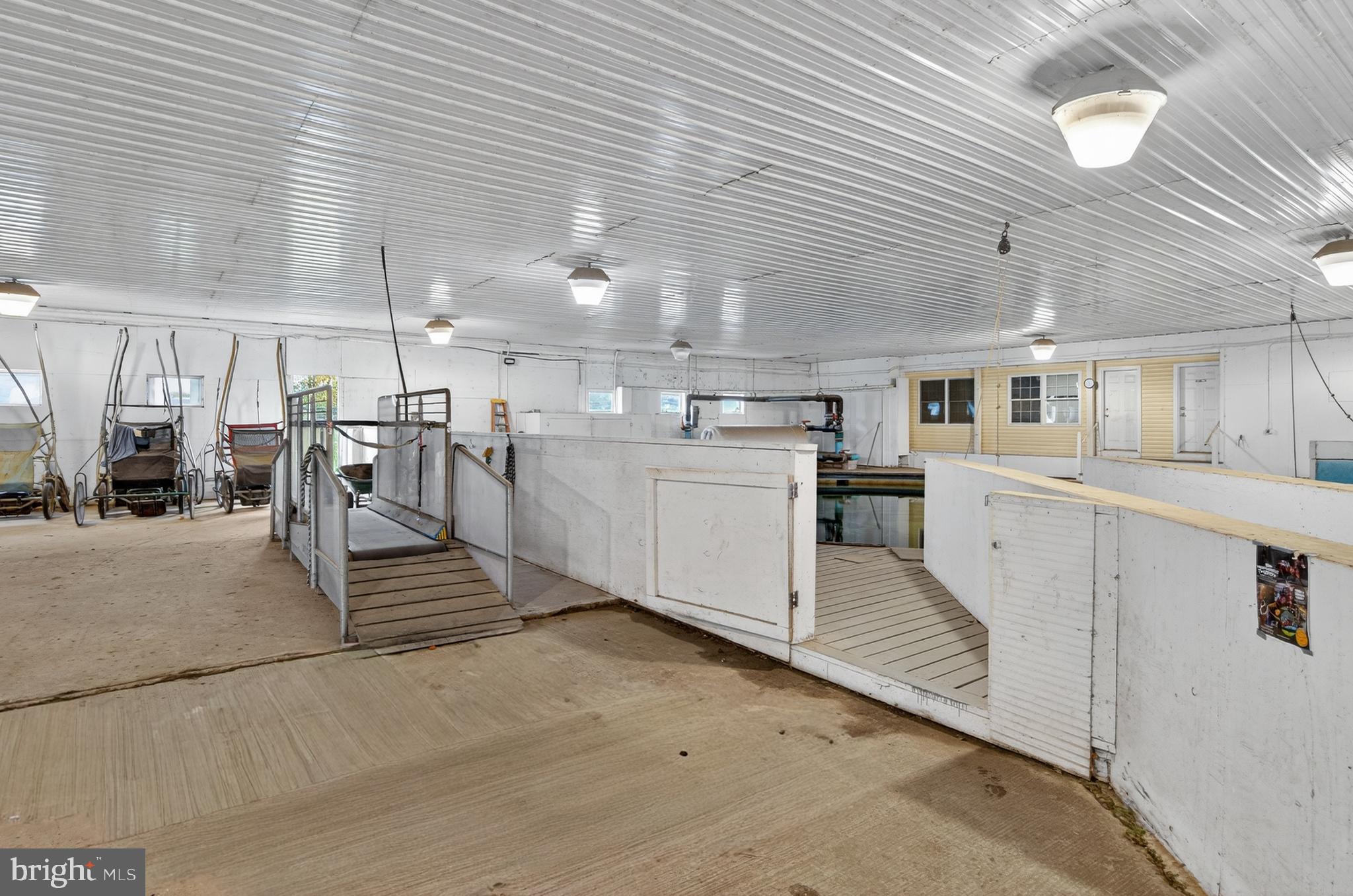 52 Hill Road Allentown, NJ 08501 - Photo 31 of 42 Pool Barn offers wash stalls, treadmill and horse