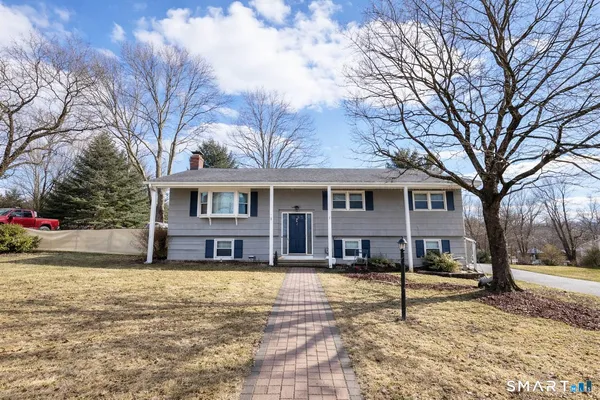 $319,900 | 271 Meadowview Drive, Torrington, CT 06790