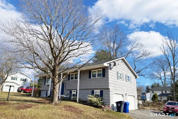 $319,900 | 271 Meadowview Drive, Torrington, CT 06790