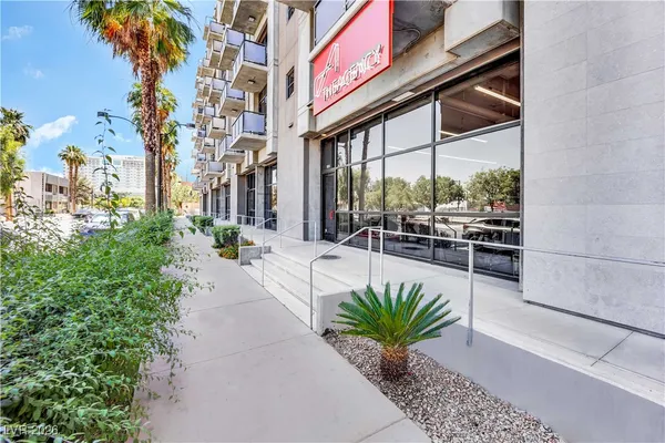 $4,000 | 353 East Bonneville Avenue, Unit 185, Las Vegas, NV 89101