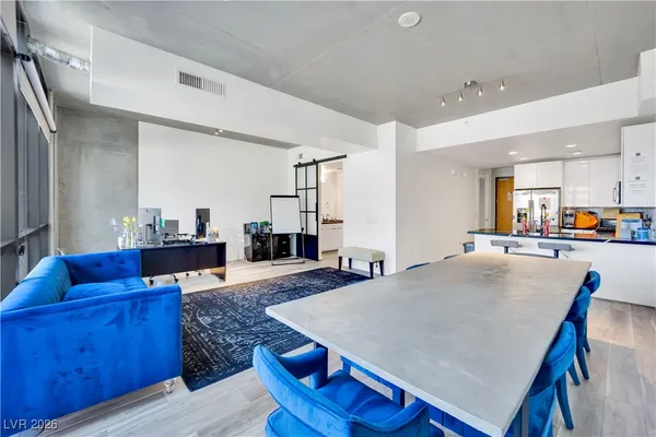 $4,000 | 353 East Bonneville Avenue, Unit 185, Las Vegas, NV 89101