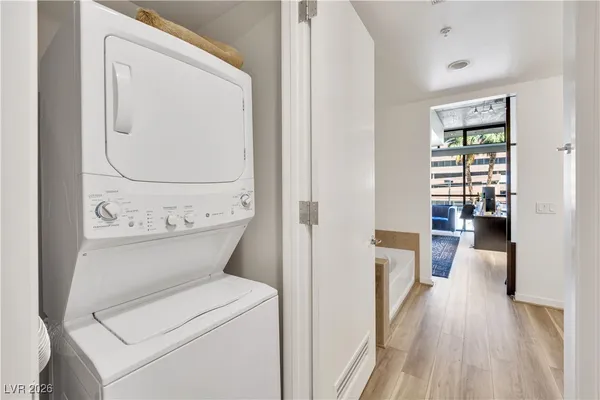$4,000 | 353 East Bonneville Avenue, Unit 185, Las Vegas, NV 89101