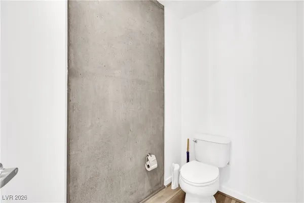 $4,000 | 353 East Bonneville Avenue, Unit 185, Las Vegas, NV 89101