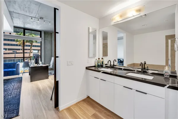 $4,000 | 353 East Bonneville Avenue, Unit 185, Las Vegas, NV 89101