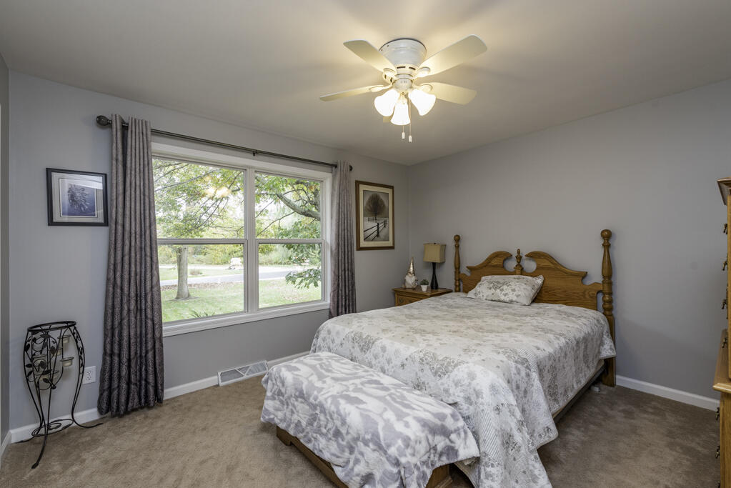 1088 102nd Street Pleasant Prairie, WI 53158 - Photo 12 of 32 DSC_9635