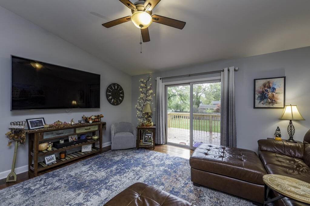 1088 102nd Street Pleasant Prairie, WI 53158 - Photo 6 of 32 DSC_9622