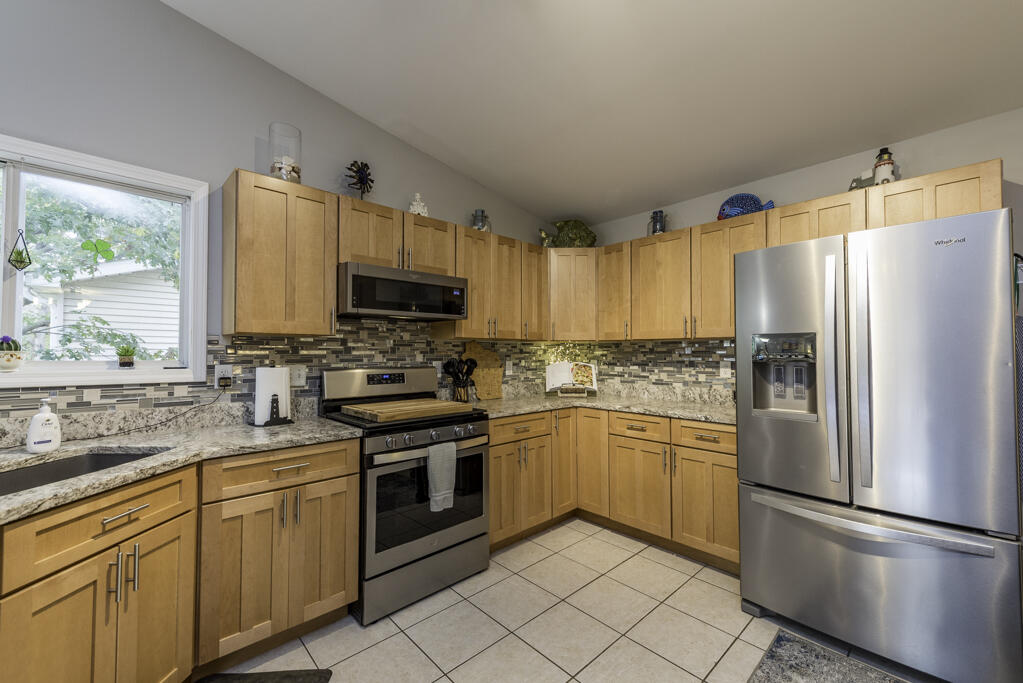 1088 102nd Street Pleasant Prairie, WI 53158 - Photo 8 of 32 DSC_9626