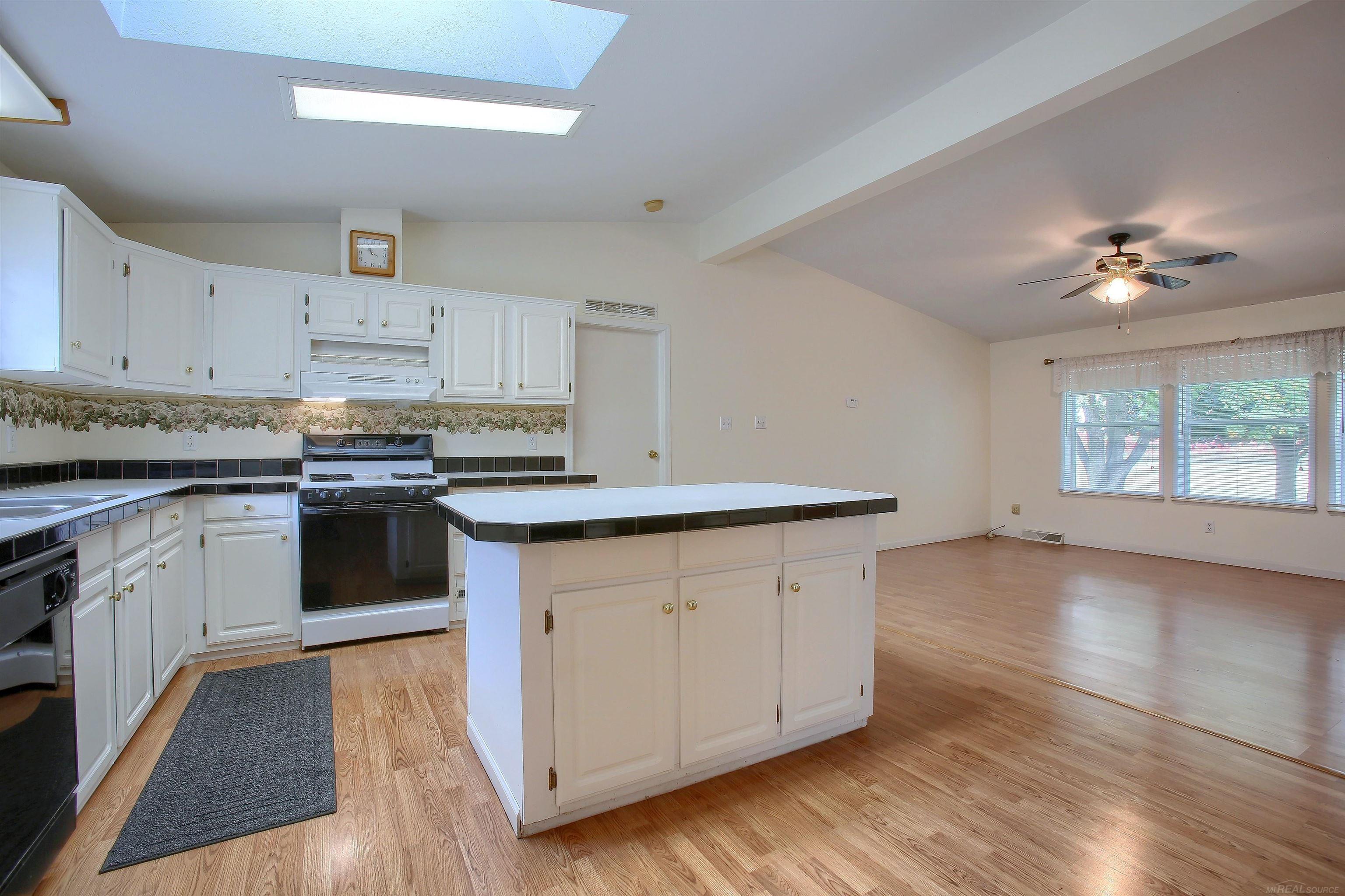 76008 Memphis Ridge Road Richmond, MI 48062 - Photo 11 of 32 50092863-10.JPG