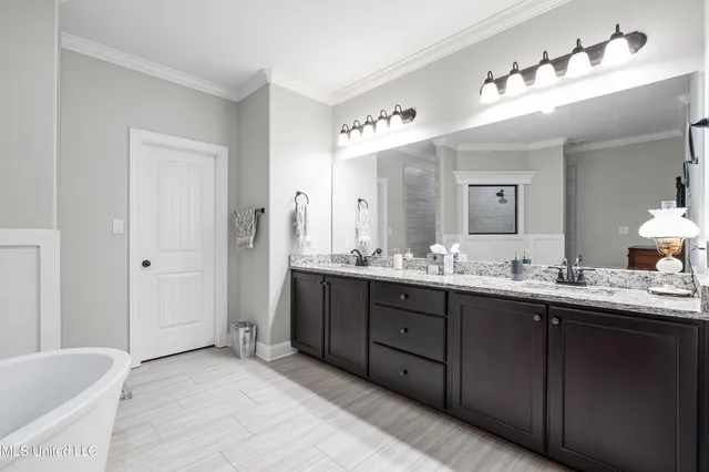 $443,900 | 1988 Garrett Drive, Hernando, MS 38632