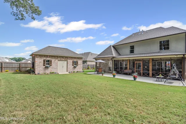 $443,900 | 1988 Garrett Drive, Hernando, MS 38632