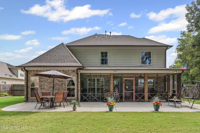 $443,900 | 1988 Garrett Drive, Hernando, MS 38632