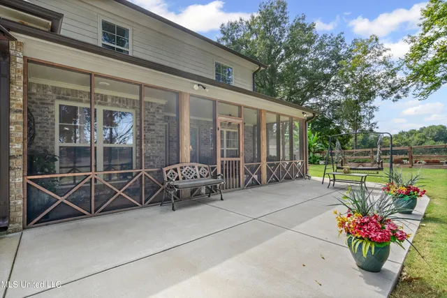 $443,900 | 1988 Garrett Drive, Hernando, MS 38632