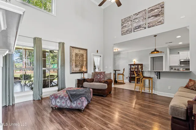 $443,900 | 1988 Garrett Drive, Hernando, MS 38632