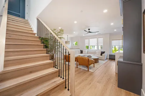 $1,099,900 | 2010 Vizcaya Walk, Sacramento, CA 95818