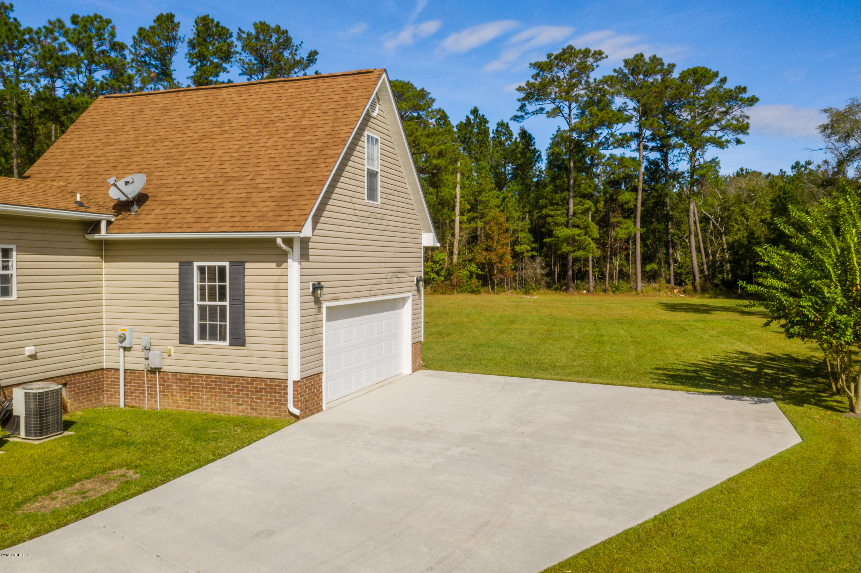 212 Portland Place Hubert, NC 28539 - Photo 4 of 23 212 Portland Place-7