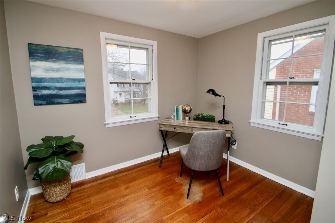 1077 Avondale Road Cleveland, OH 44121 - Photo 23 of 35