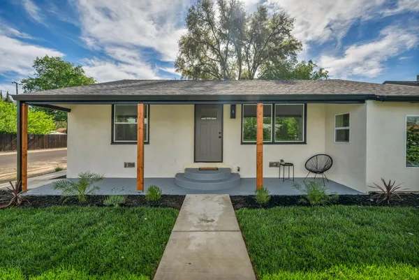 front view of house with a yard