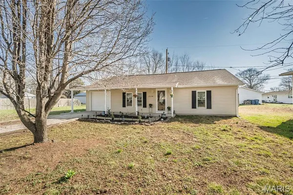 $169,000 | 304 Indiana Avenue, South Roxana, IL 62087