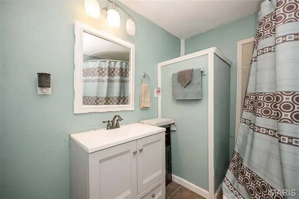 $169,000 | 304 Indiana Avenue, South Roxana, IL 62087