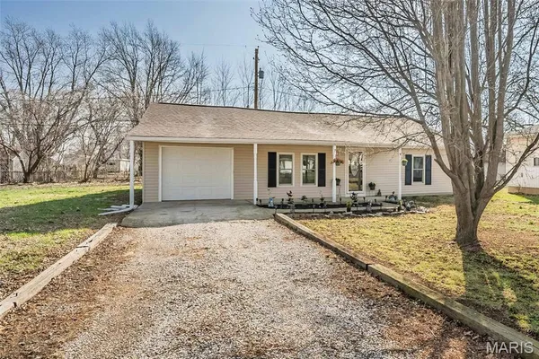 $169,000 | 304 Indiana Avenue, South Roxana, IL 62087