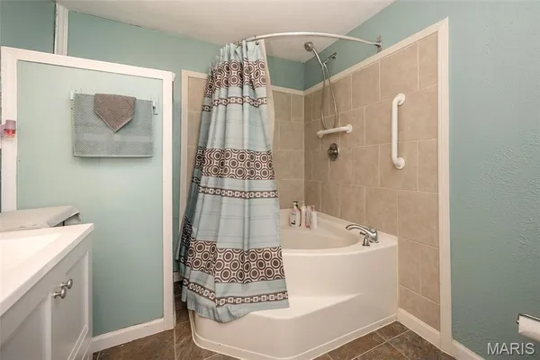 $169,000 | 304 Indiana Avenue, South Roxana, IL 62087