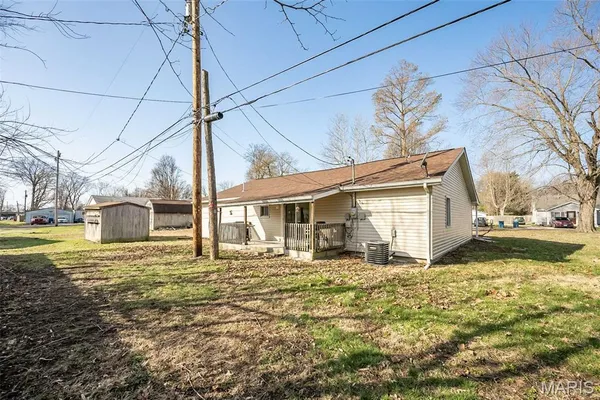 $169,000 | 304 Indiana Avenue, South Roxana, IL 62087