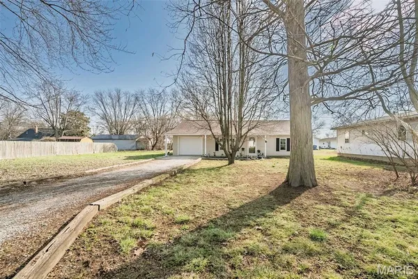 $169,000 | 304 Indiana Avenue, South Roxana, IL 62087