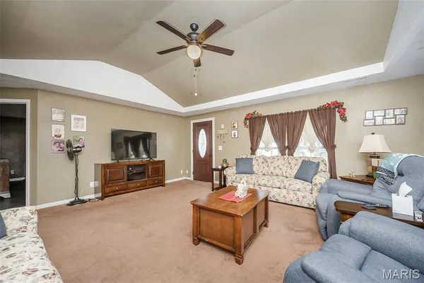 $169,000 | 304 Indiana Avenue, South Roxana, IL 62087