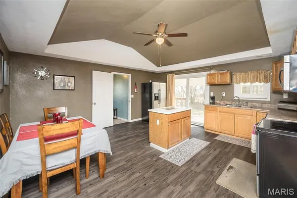 $169,000 | 304 Indiana Avenue, South Roxana, IL 62087