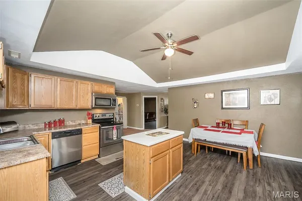 $169,000 | 304 Indiana Avenue, South Roxana, IL 62087