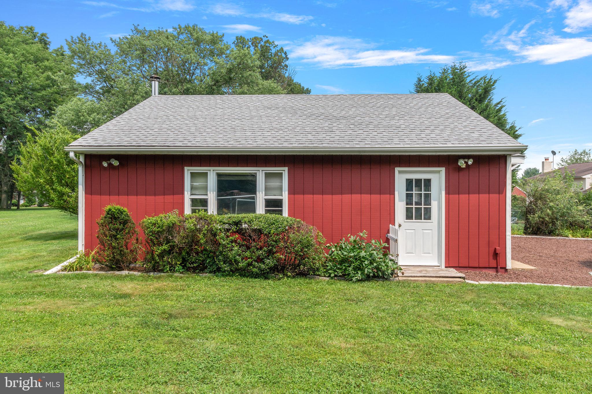 42 East Robin Road Holland, PA 18966 - Photo 9 of 45 garage has 3 access doors: 2 side and 1 rear door