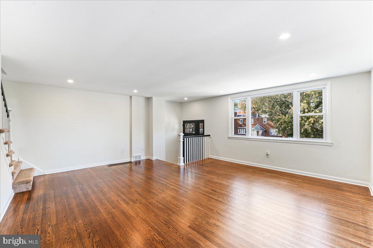 1327 Adair Road Brookhaven, PA 19015 - Photo 3 of 30 Gallery Image 3