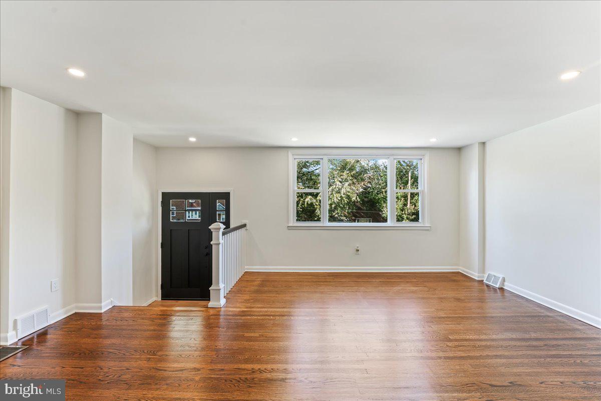 1327 Adair Road Brookhaven, PA 19015 - Photo 6 of 30 Gallery Image 6