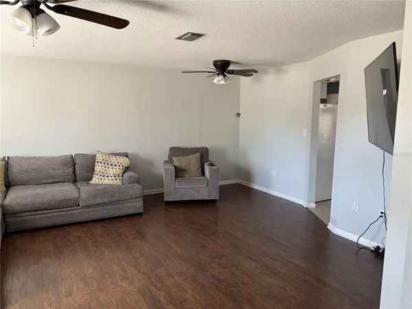 $2,200 | 6106 Lawncrest Place, Dover, FL 33527