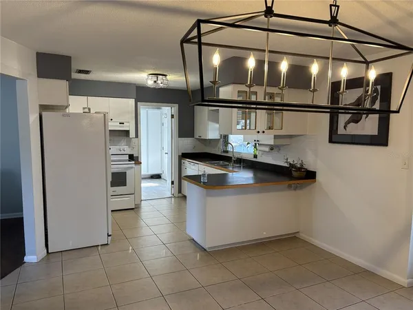 $2,200 | 6106 Lawncrest Place, Dover, FL 33527